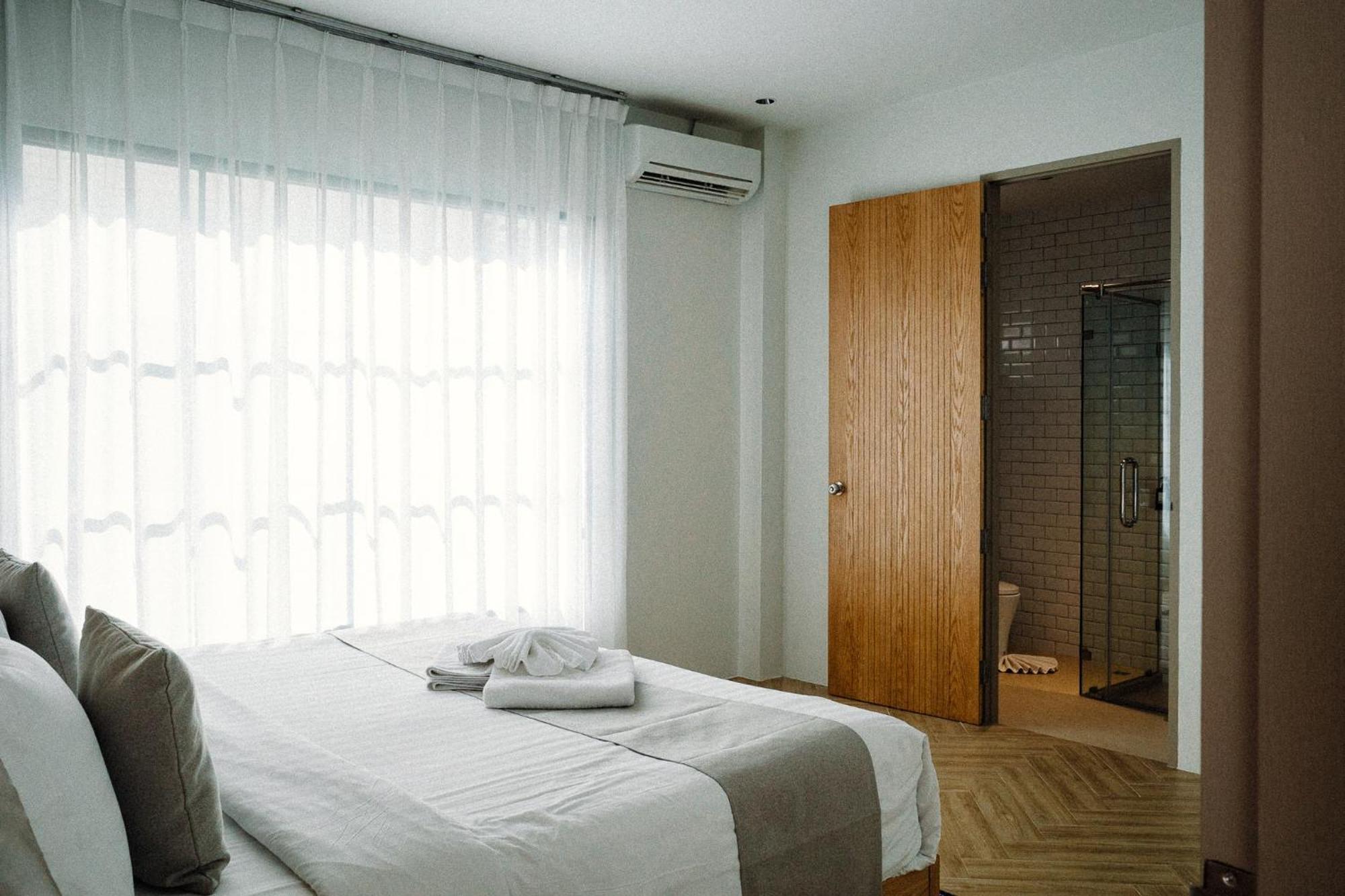 Baan Tah On The Sea Hotel Bang Sare Phòng bức ảnh